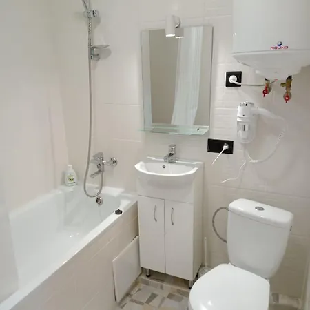 114 імперіал, 2 кімнатні роздільні з кухнею центр Apartment *