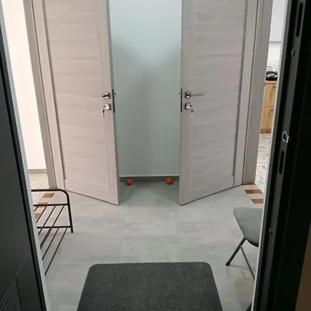114 імперіал, 2 кімнатні роздільні з кухнею центр Apartment